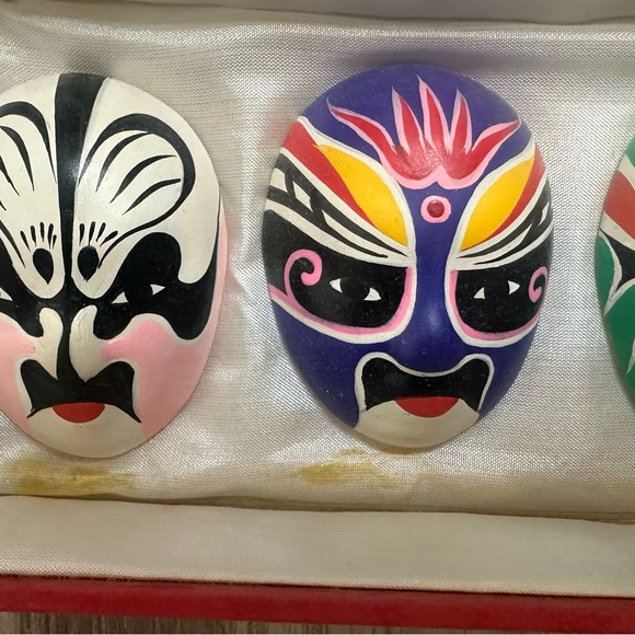Vintage Chinese Opera Mini Masks - Picture 9 of 10